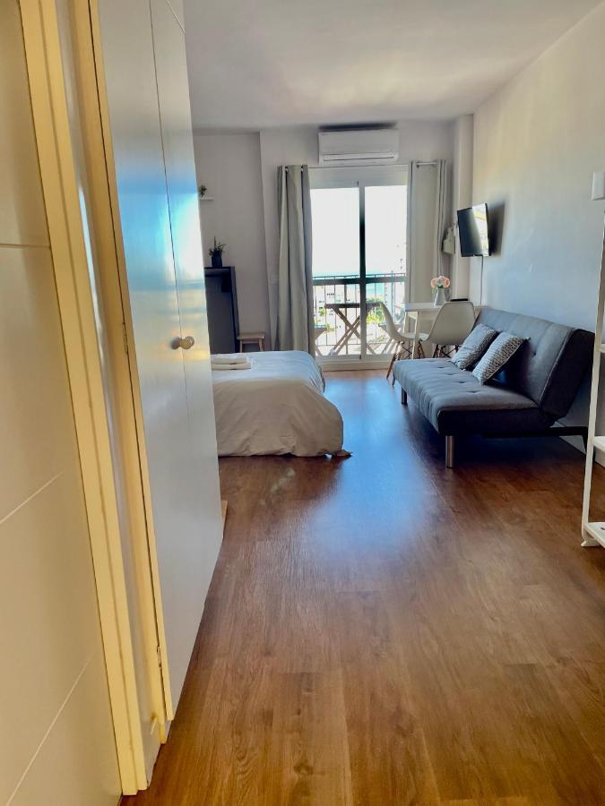 Luxury Suites Minerva Beach 贝纳尔马德纳 外观 照片