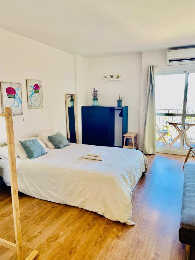 Luxury Suites Minerva Beach 贝纳尔马德纳 外观 照片