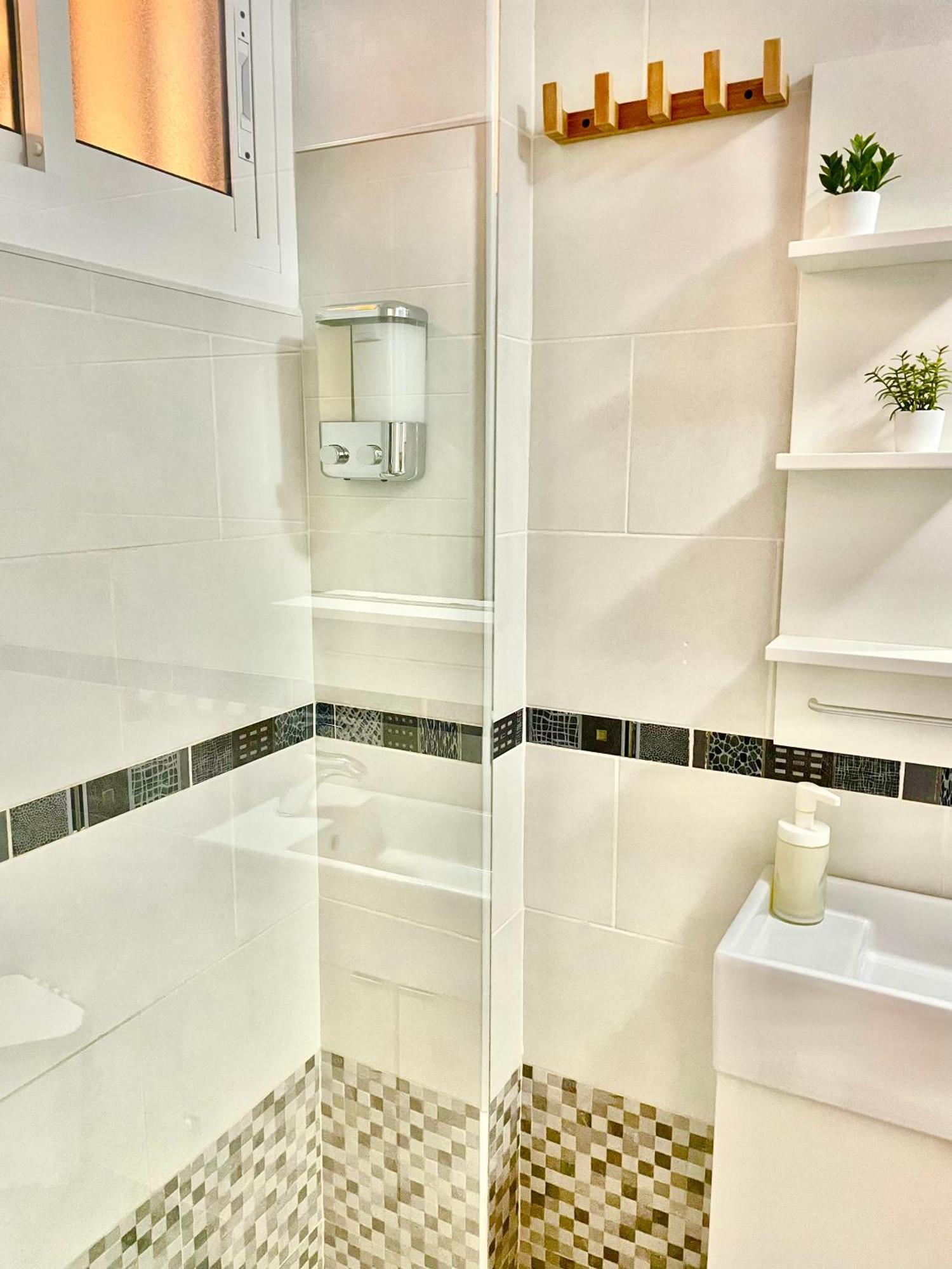 Luxury Suites Minerva Beach 贝纳尔马德纳 外观 照片