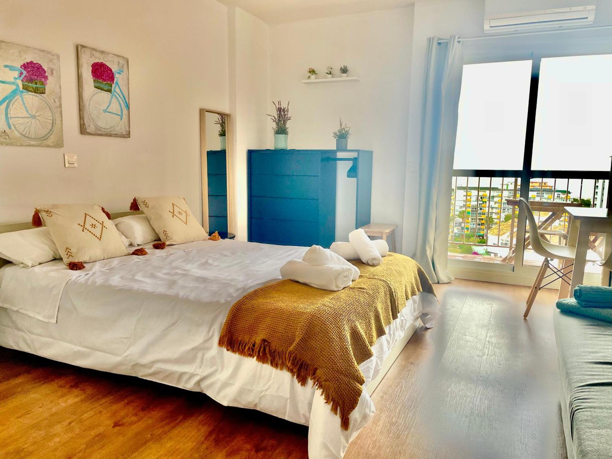 Luxury Suites Minerva Beach 贝纳尔马德纳 外观 照片