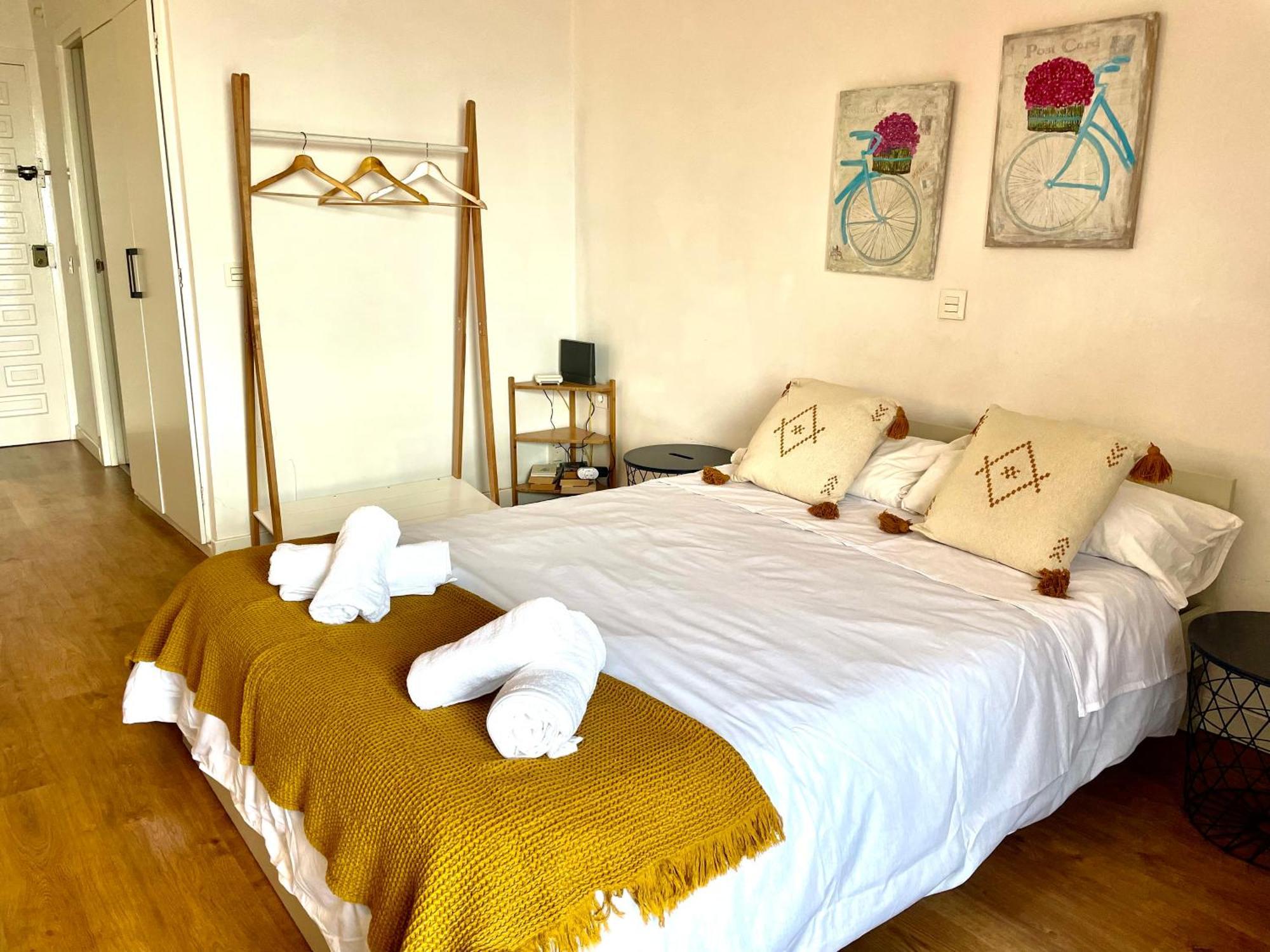 Luxury Suites Minerva Beach 贝纳尔马德纳 外观 照片