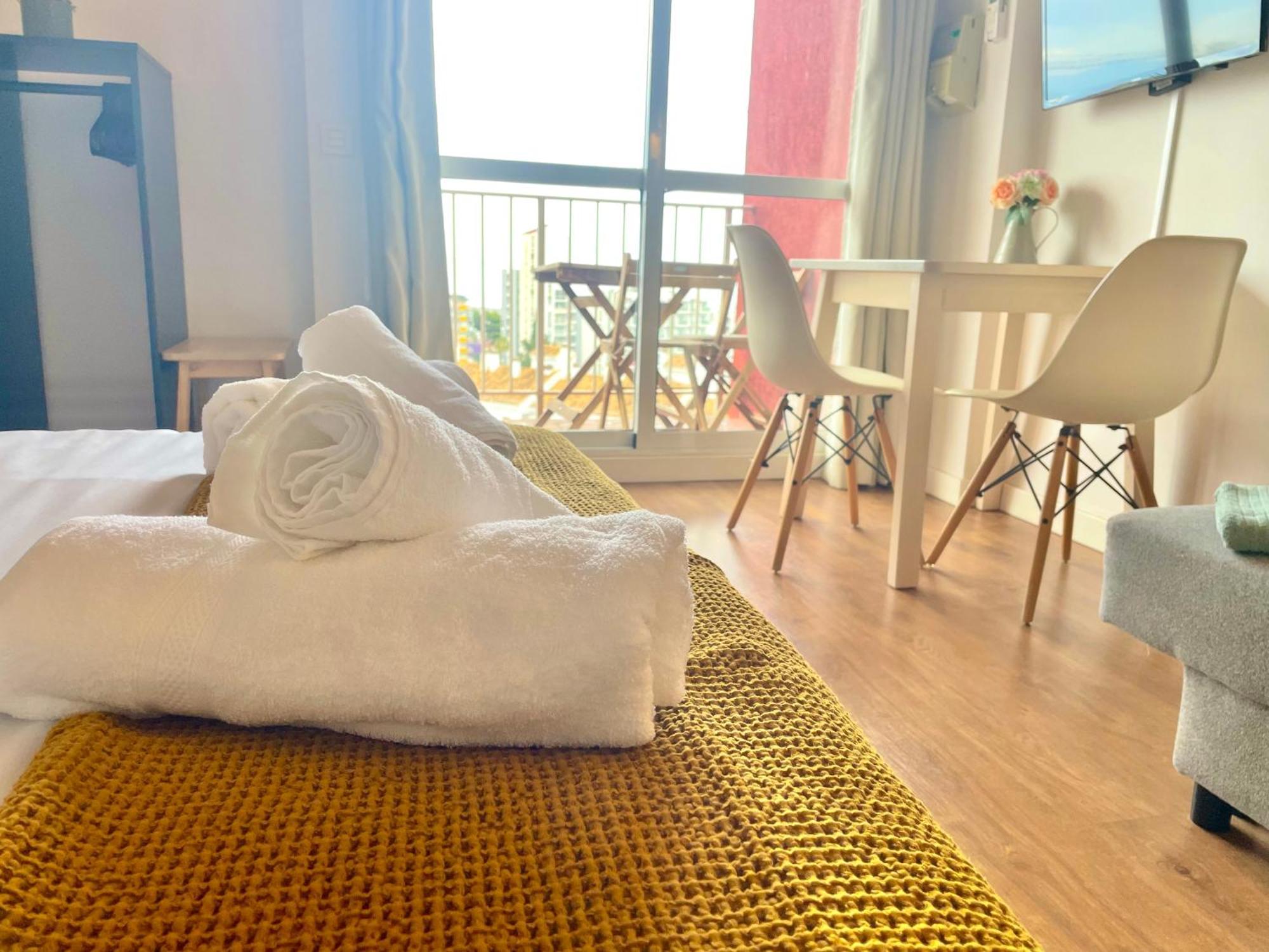 Luxury Suites Minerva Beach 贝纳尔马德纳 外观 照片