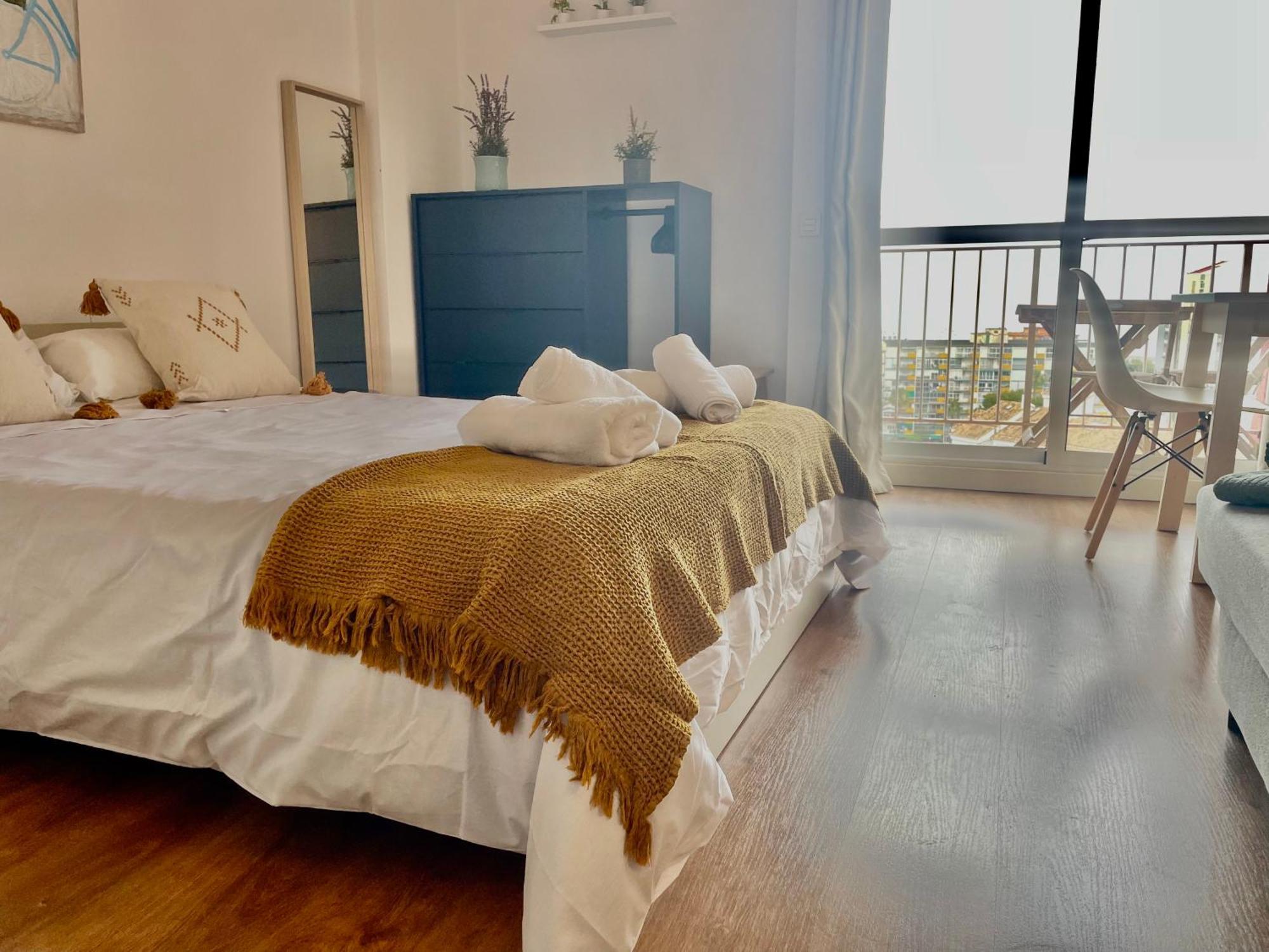 Luxury Suites Minerva Beach 贝纳尔马德纳 外观 照片